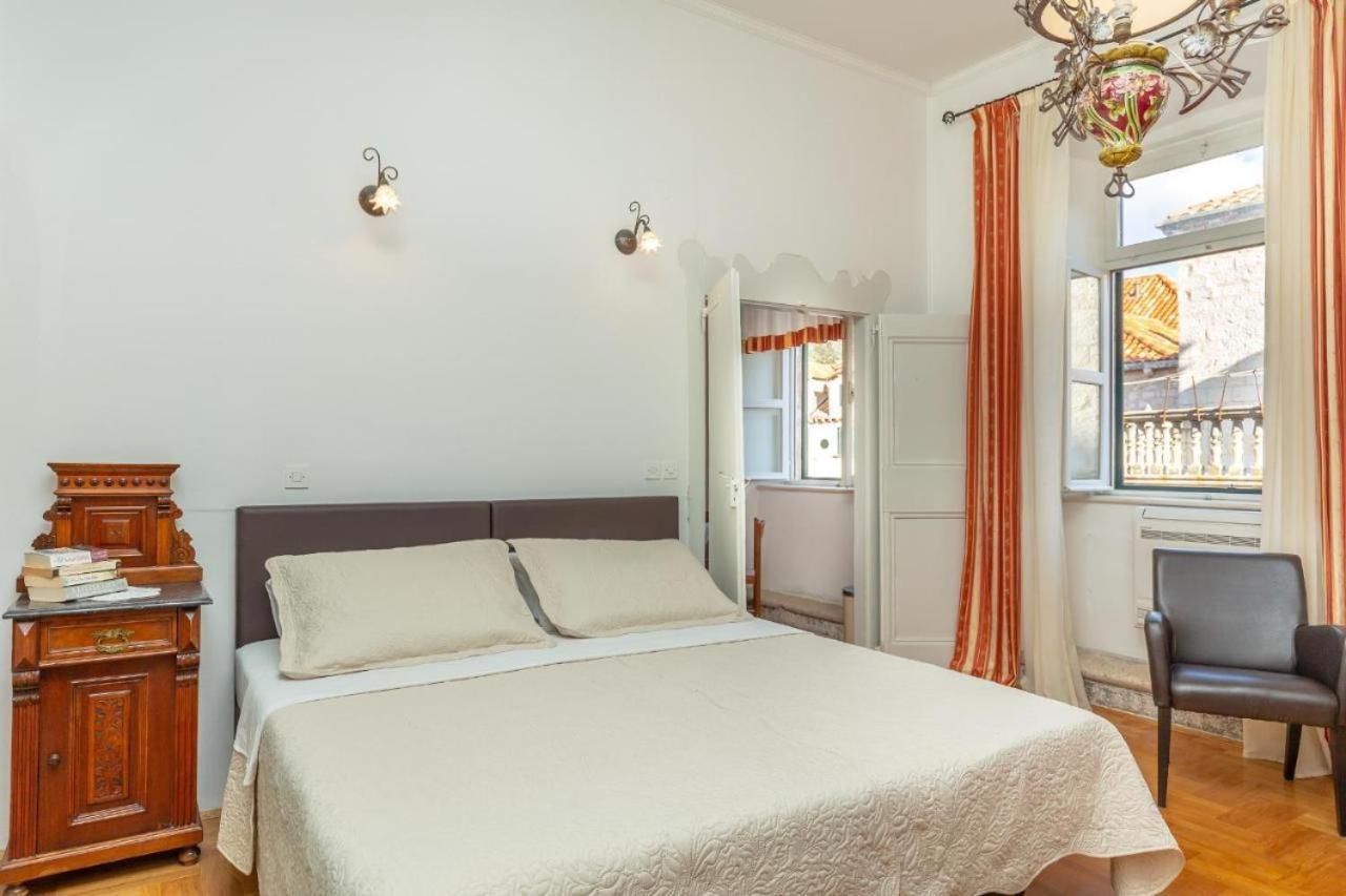 Placa Apartment